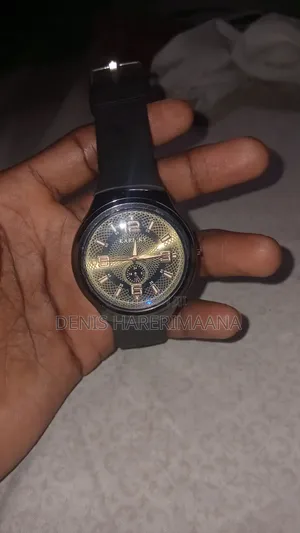 Karicky Brand Analog Watch With a Textured Dial and a Silicone Strap.