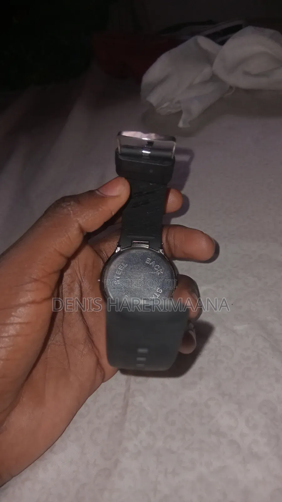 Karicky Brand Analog Watch With a Textured Dial and a Silicone Strap.