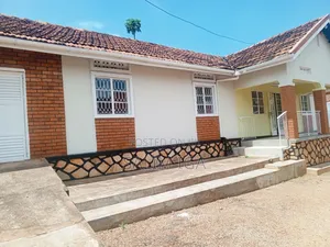 3bdrm Room & Parlour in Kololo Property, Central Division for rent