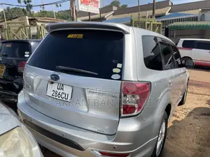 Subaru Forester 2010 Silver
