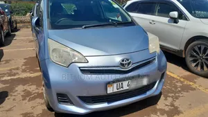 Toyota Ractis 2011 Blue