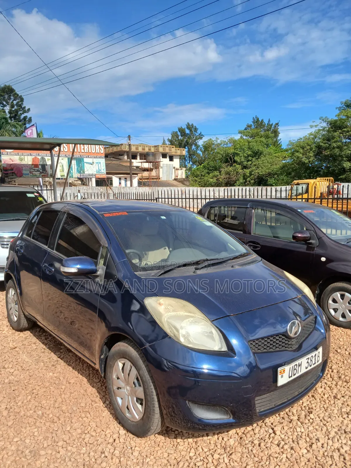 Toyota Vitz 1.0 FWD 5dr 2013 Blue