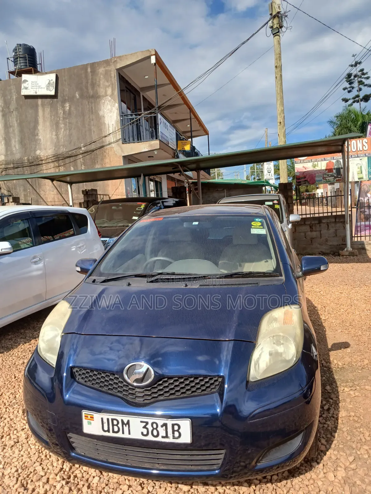 Toyota Vitz 1.0 FWD 5dr 2013 Blue