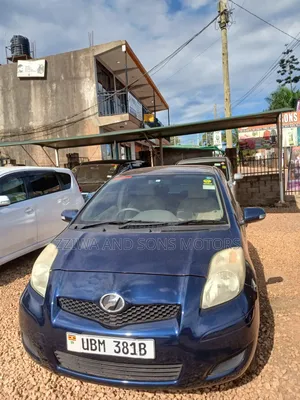 Toyota Vitz 1.0 FWD 5dr 2013 Blue
