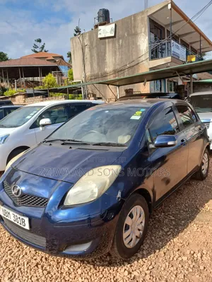 Toyota Vitz 1.0 FWD 5dr 2013 Blue