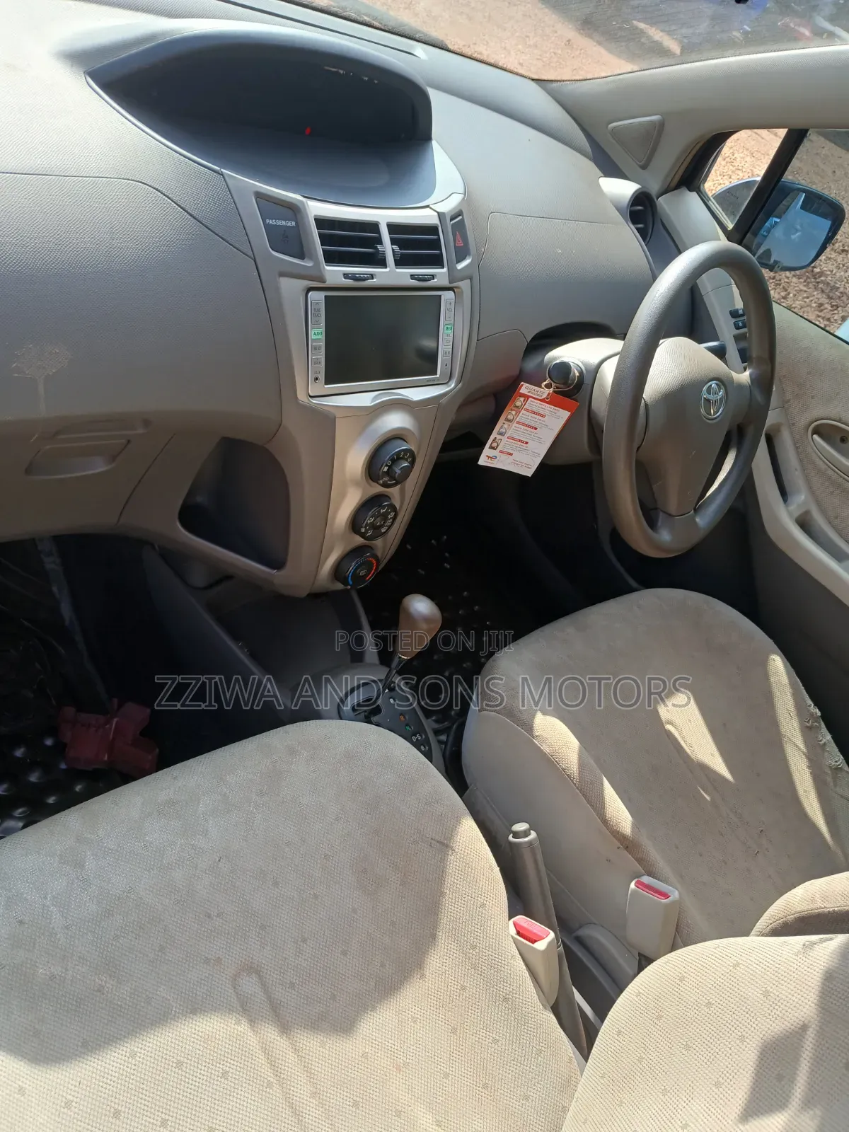 Toyota Vitz 1.0 FWD 5dr 2013 Blue