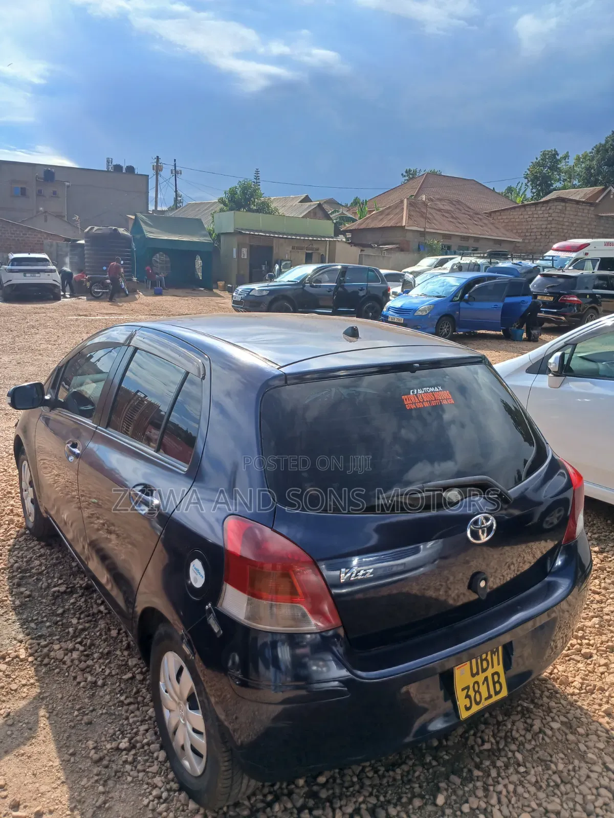 Toyota Vitz 1.0 FWD 5dr 2013 Blue