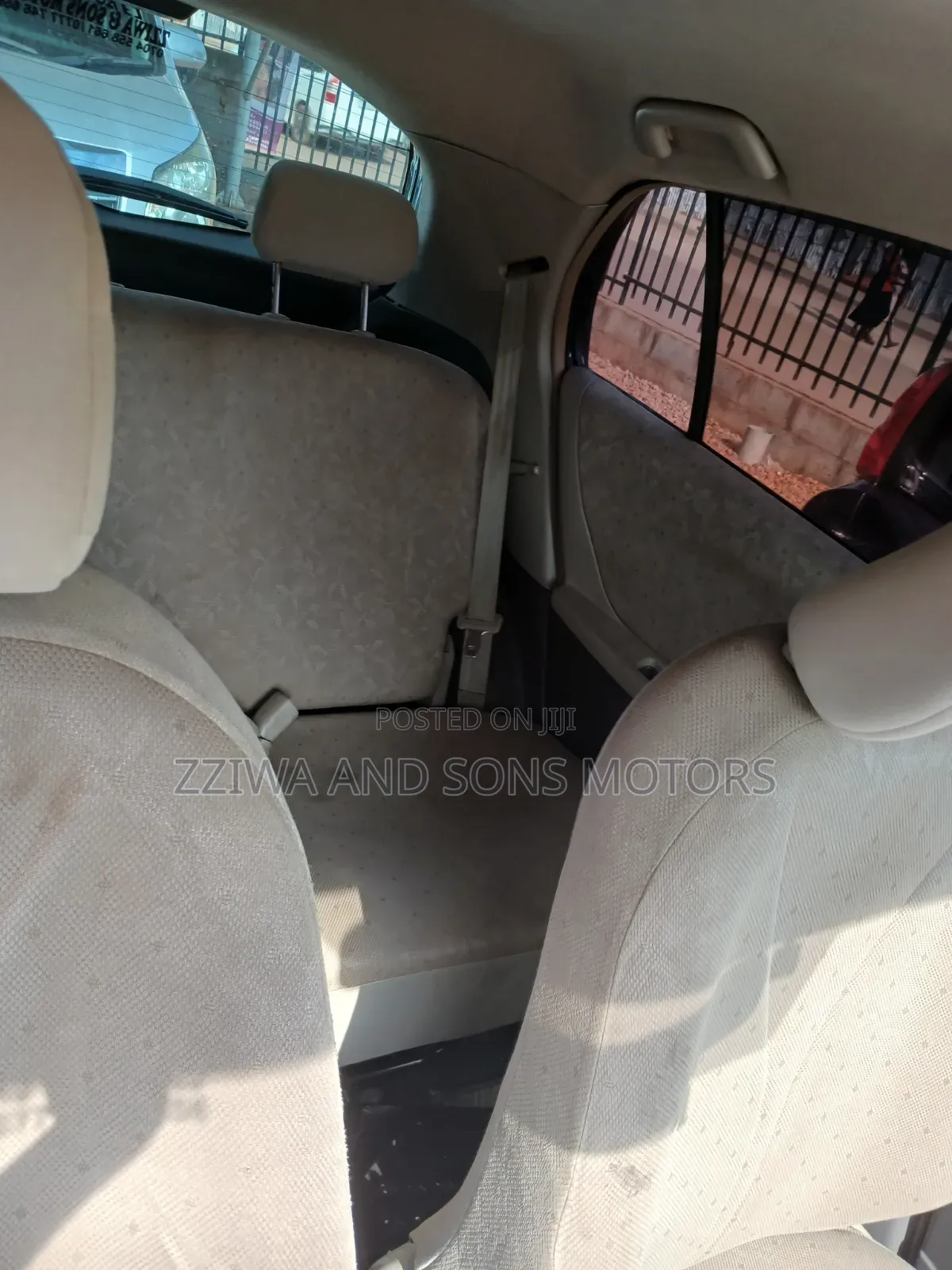 Toyota Vitz 1.0 FWD 5dr 2013 Blue