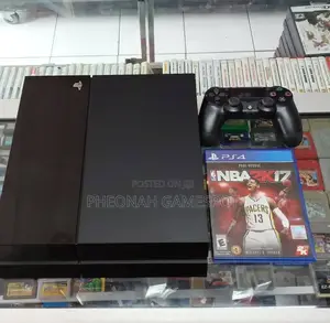 Sony Playstation 4 Standard Edition