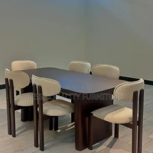 Space Saving Luxurious Dining