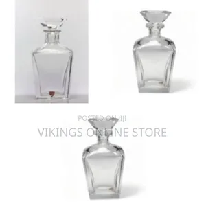 Beautiful Crystal Square Decanter for Wine Whiskey Liquor With Stopper
