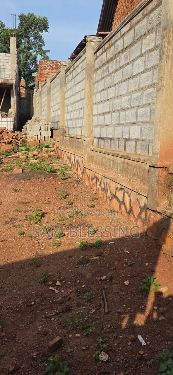 10bdrm Block of Flats in Munyonyo Kigo, Central Division for sale