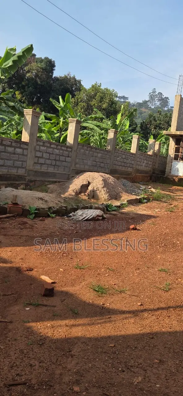 10bdrm Block of Flats in Munyonyo Kigo, Central Division for sale