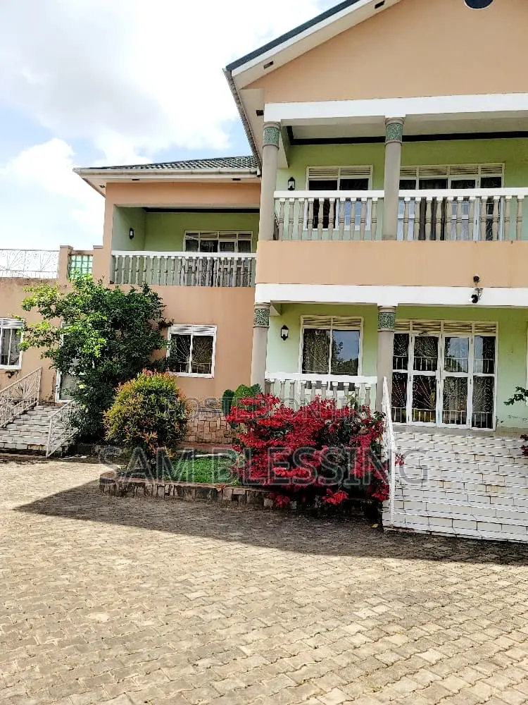 6bdrm Mansion in Mutungo On Munyonyo, Central Division for sale