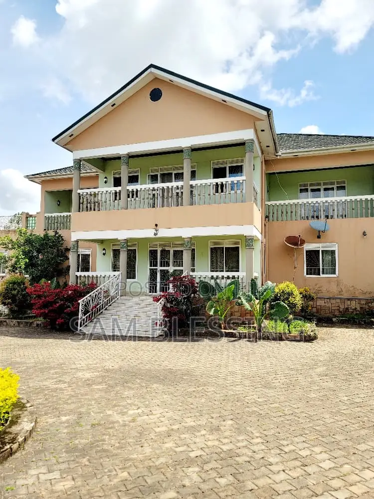 6bdrm Mansion in Mutungo On Munyonyo, Central Division for sale