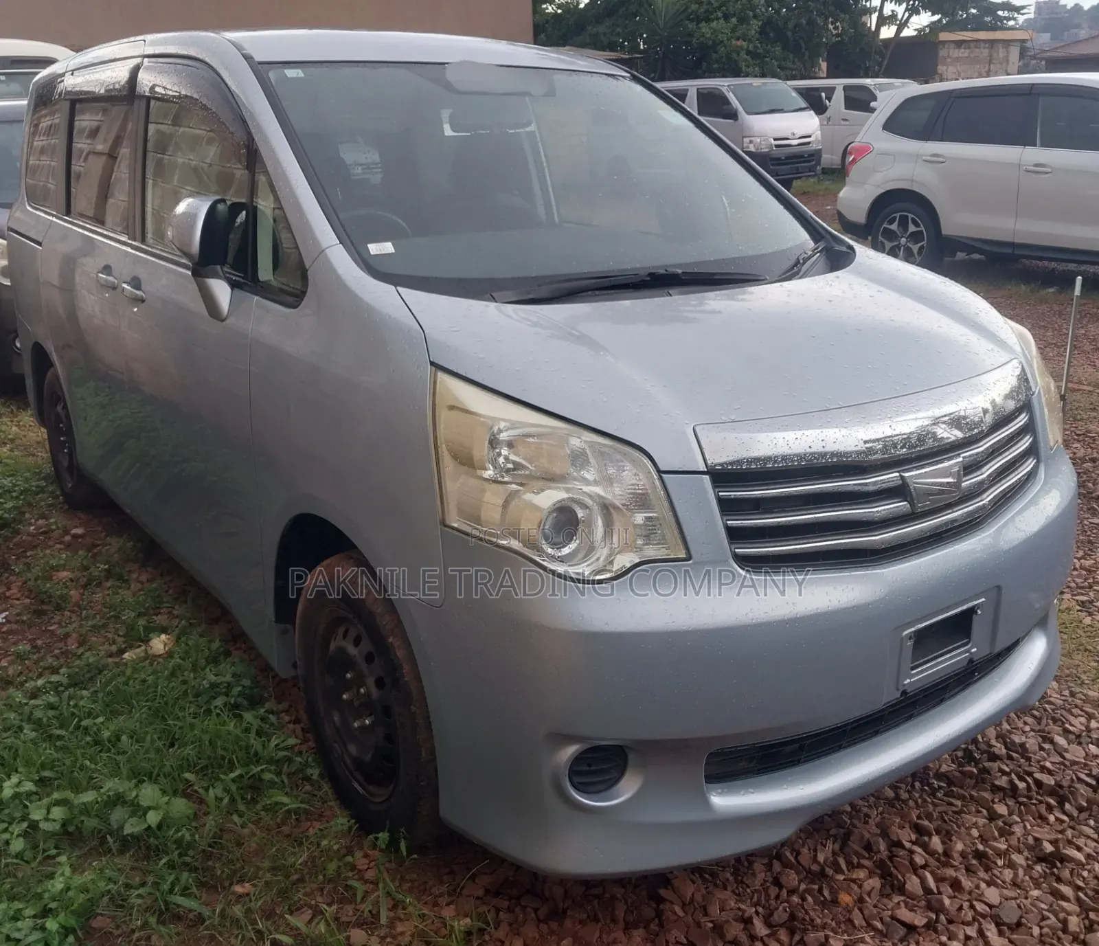 Toyota Noah 2012 Blue