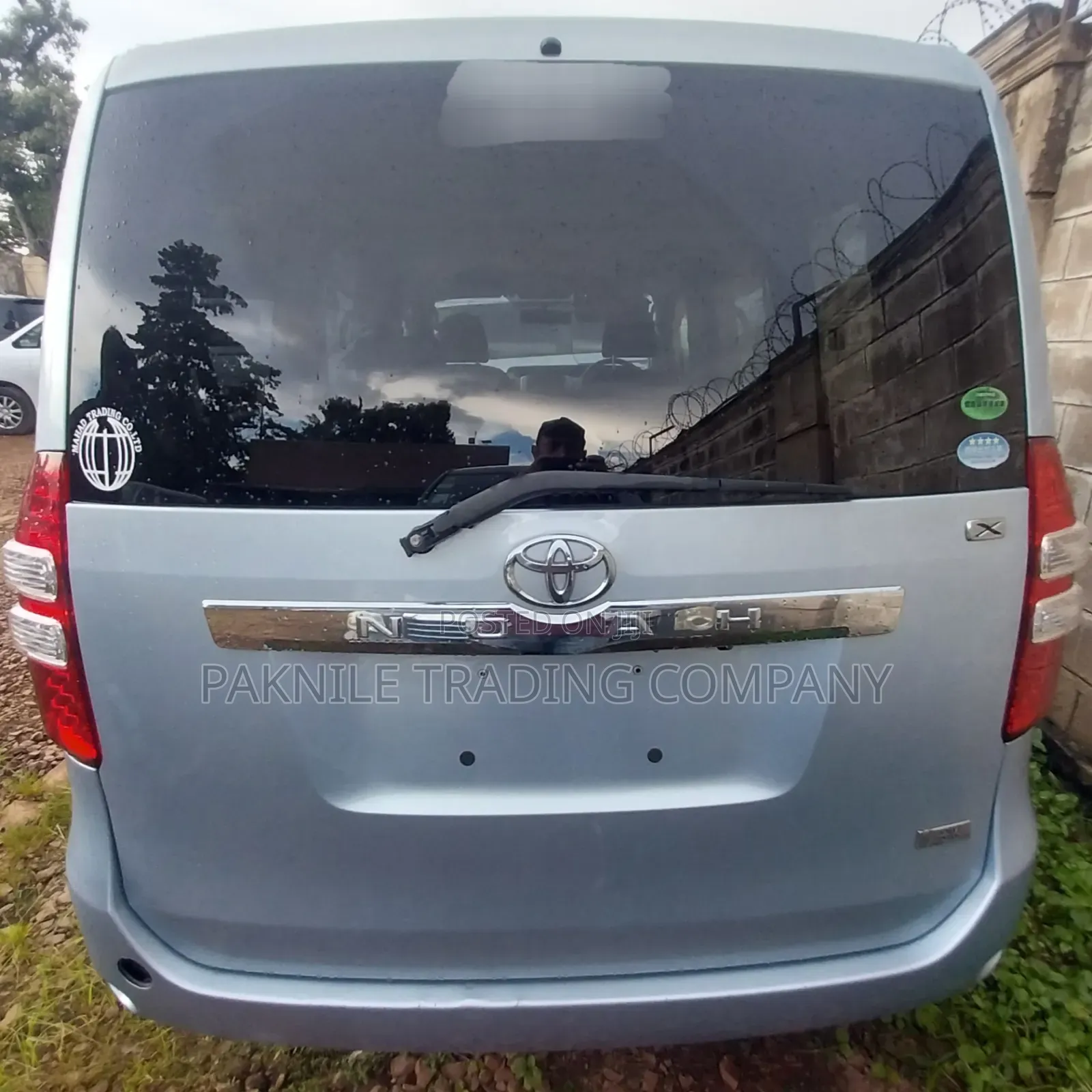 Toyota Noah 2012 Blue