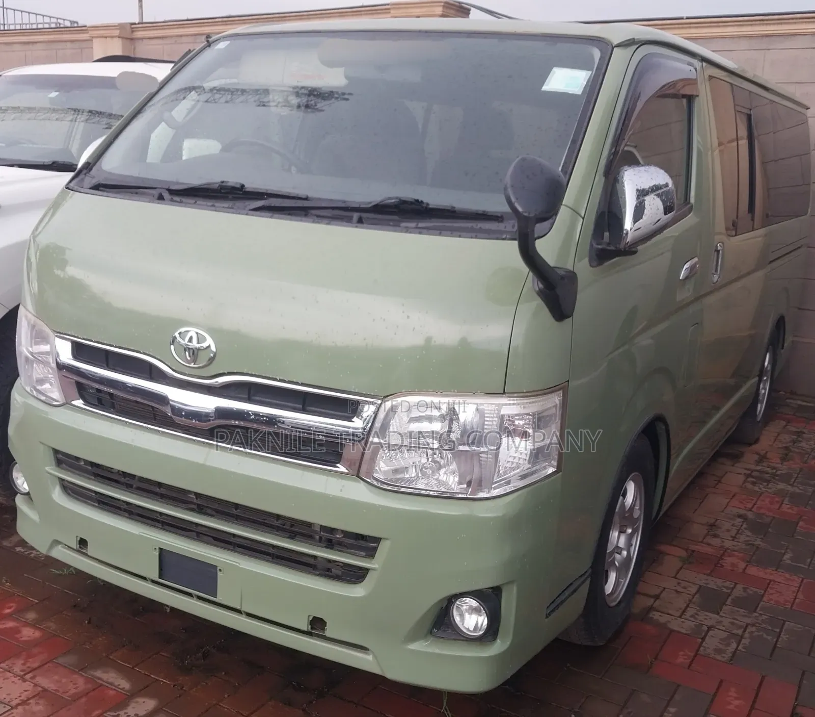 Toyota HiAce SV Premium 2013 Green