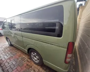 Toyota HiAce SV Premium 2013 Green