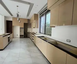 5bdrm Apartment in Muyenga, Makindye for rent