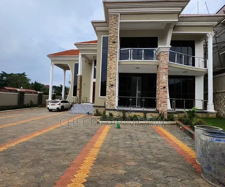 5bdrm Apartment in Muyenga, Makindye for rent