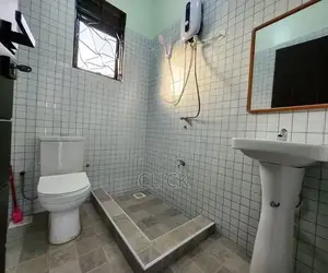 3bdrm Apartment in Buziga, Makindye for rent