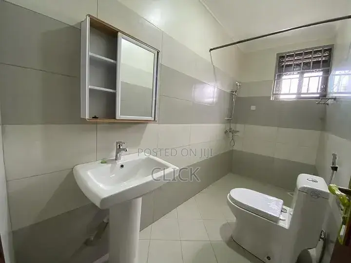 3bdrm Apartment in Buziga, Makindye for rent