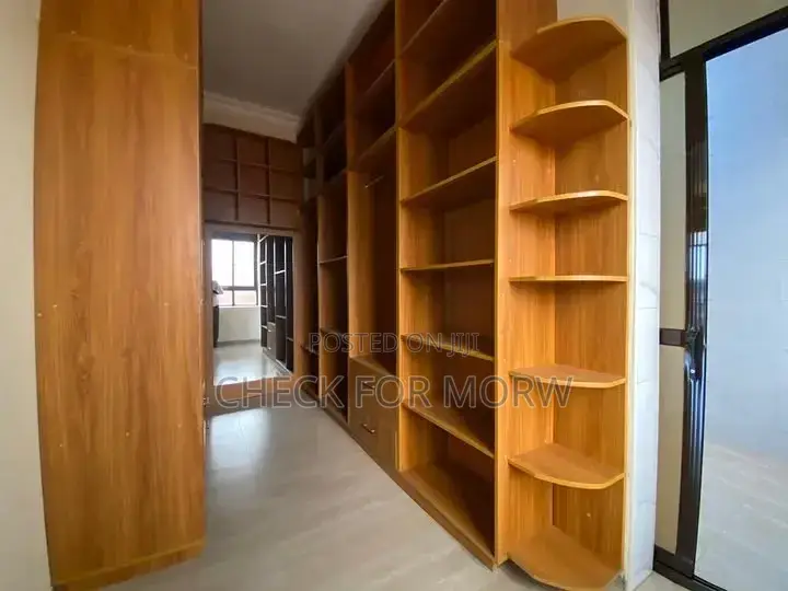 5bdrm Duplex in Akright, Makindye for rent