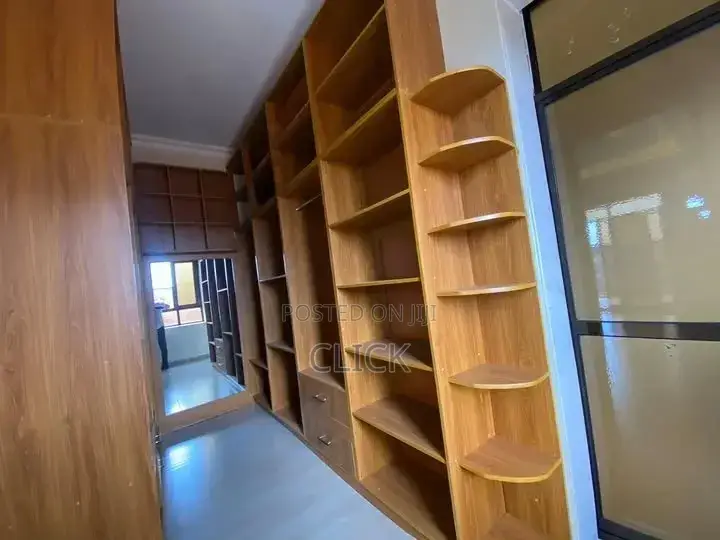5bdrm Duplex in Akright, Makindye for rent