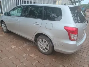 Toyota Corolla Fielder 2011 Silver