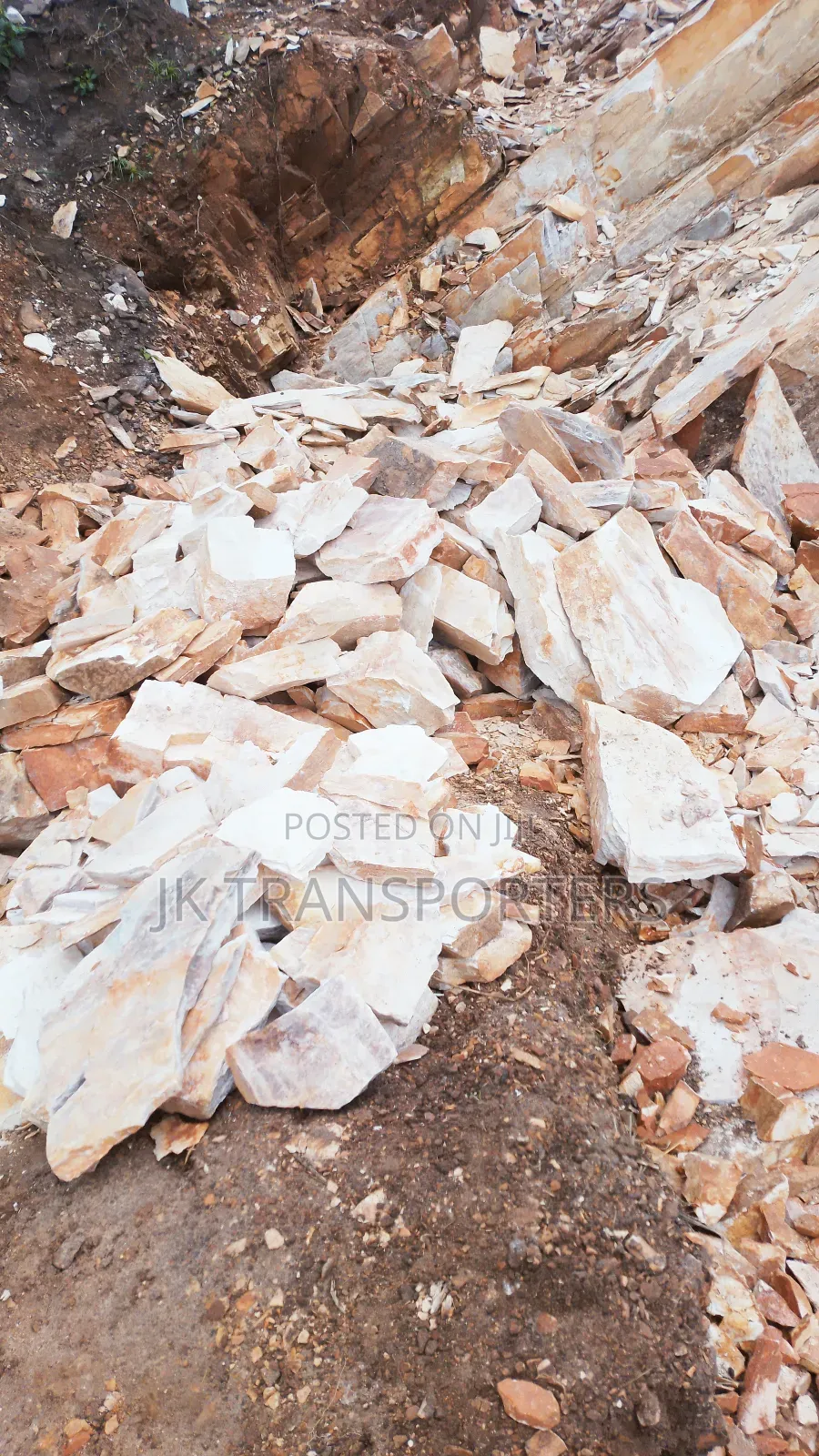 Lake Sand , Plasta, Clay Bricks, Aggregates, Marrum Etc