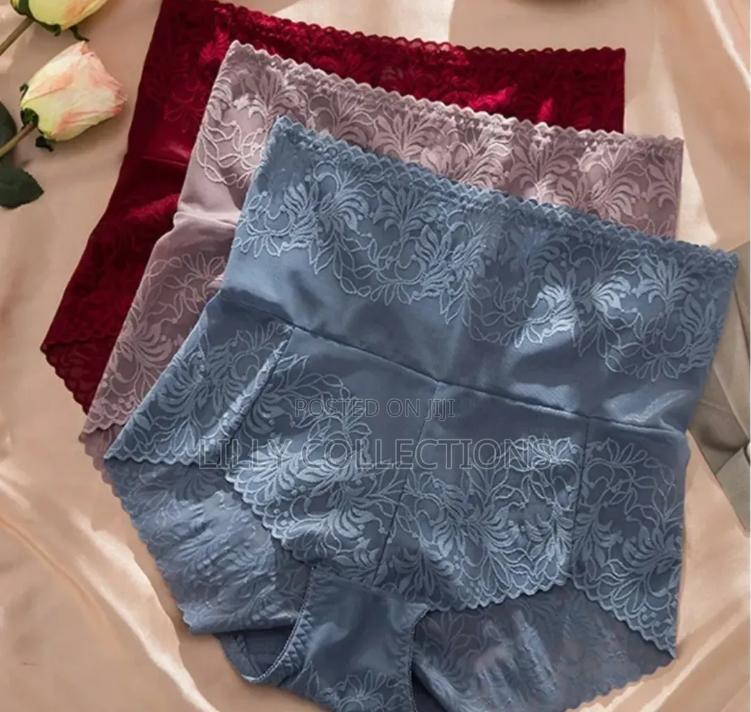 Adozen of Highwaisted Lace Knickerd