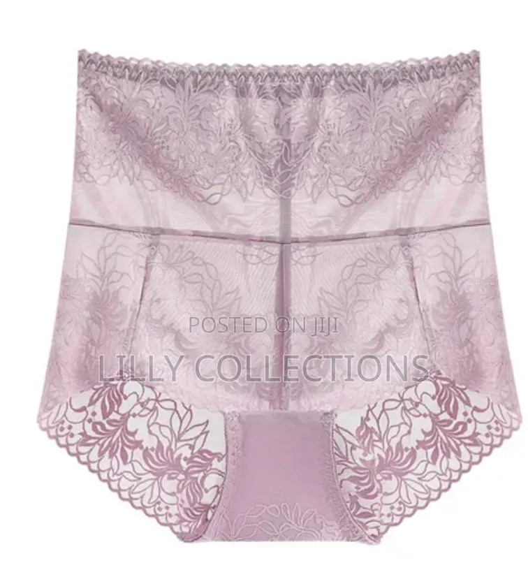 Adozen of Highwaisted Lace Knickerd