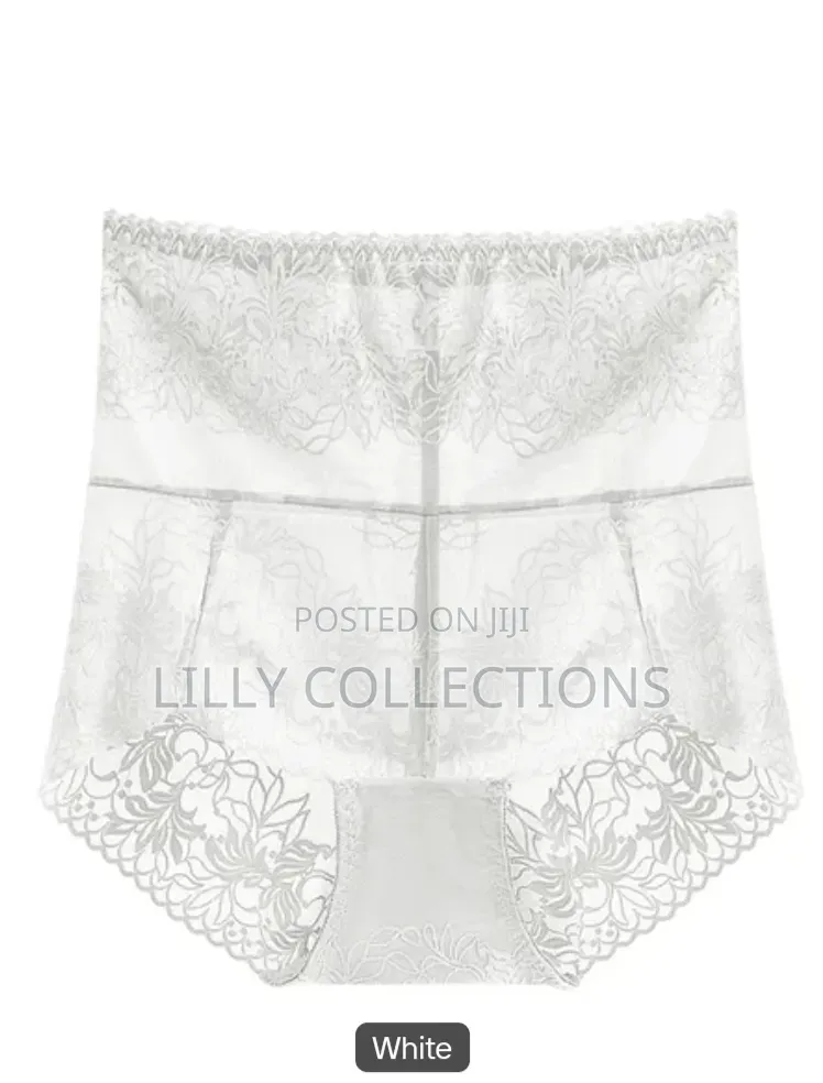 Adozen of Highwaisted Lace Knickerd