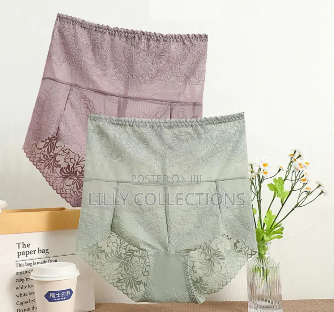 Adozen of Highwaisted Lace Knickerd
