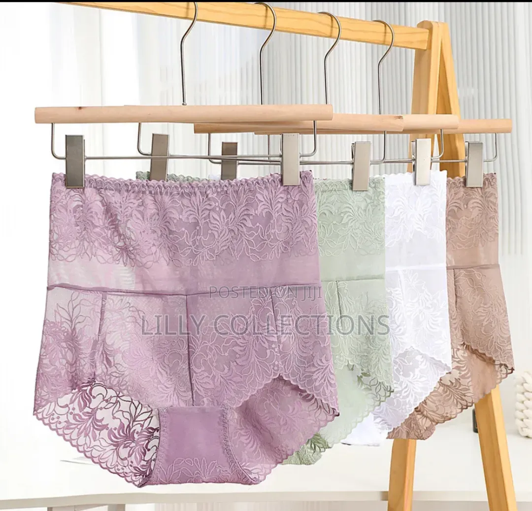 Adozen of Highwaisted Lace Knickerd