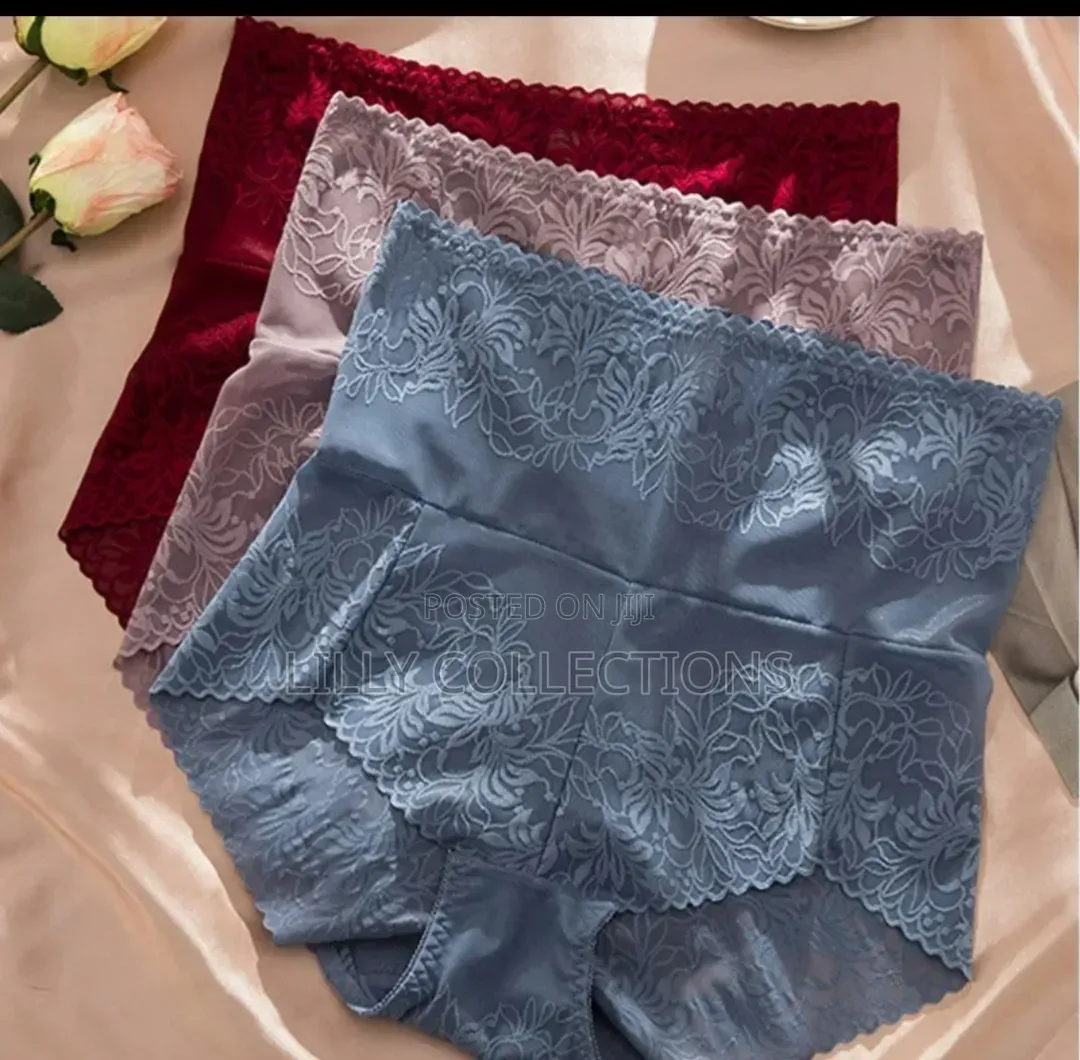 Adozen of Highwaisted Lace Knickerd