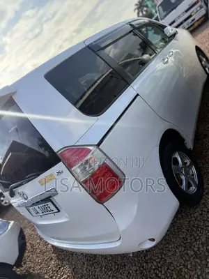 Toyota Noah 2.0 143hp AWD (8 Seater) 2009 White