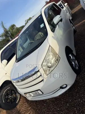 Toyota Noah 2.0 143hp AWD (8 Seater) 2009 White