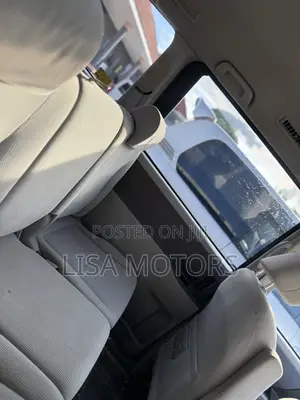 Toyota Noah 2.0 143hp AWD (8 Seater) 2009 White