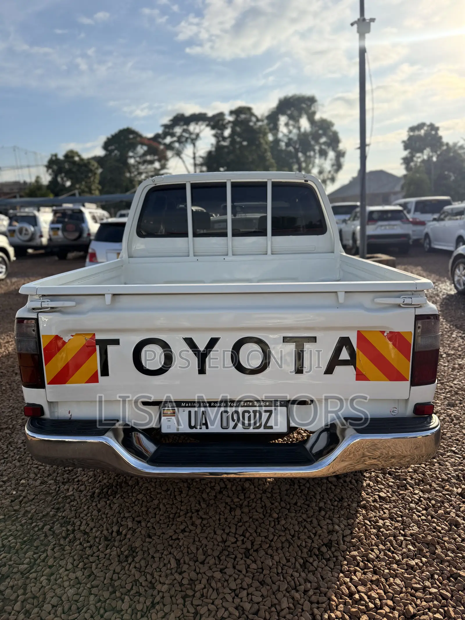 Toyota Hilux 2002 White
