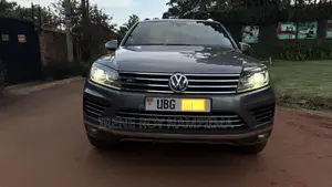 Volkswagen Touareg TDI Sport w/Tech AWD 4MOTION 2016 Gray