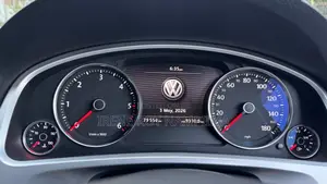 Volkswagen Touareg TDI Sport w/Tech AWD 4MOTION 2016 Gray