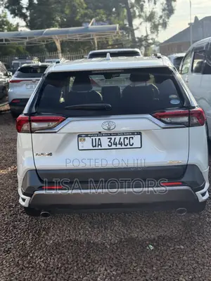 Toyota RAV4 Adventure 2019 White
