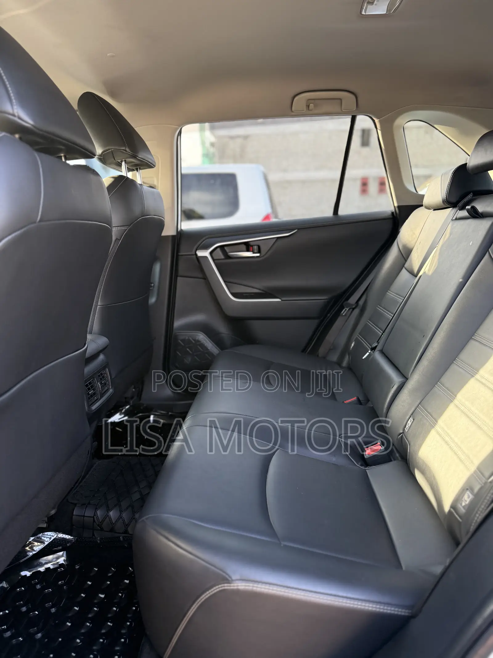 Toyota RAV4 Adventure 2019 White
