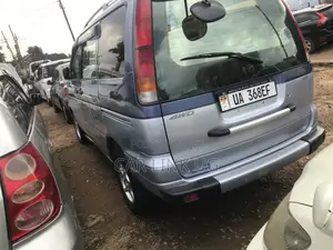 Toyota LiteAce Noah 2000 Blue