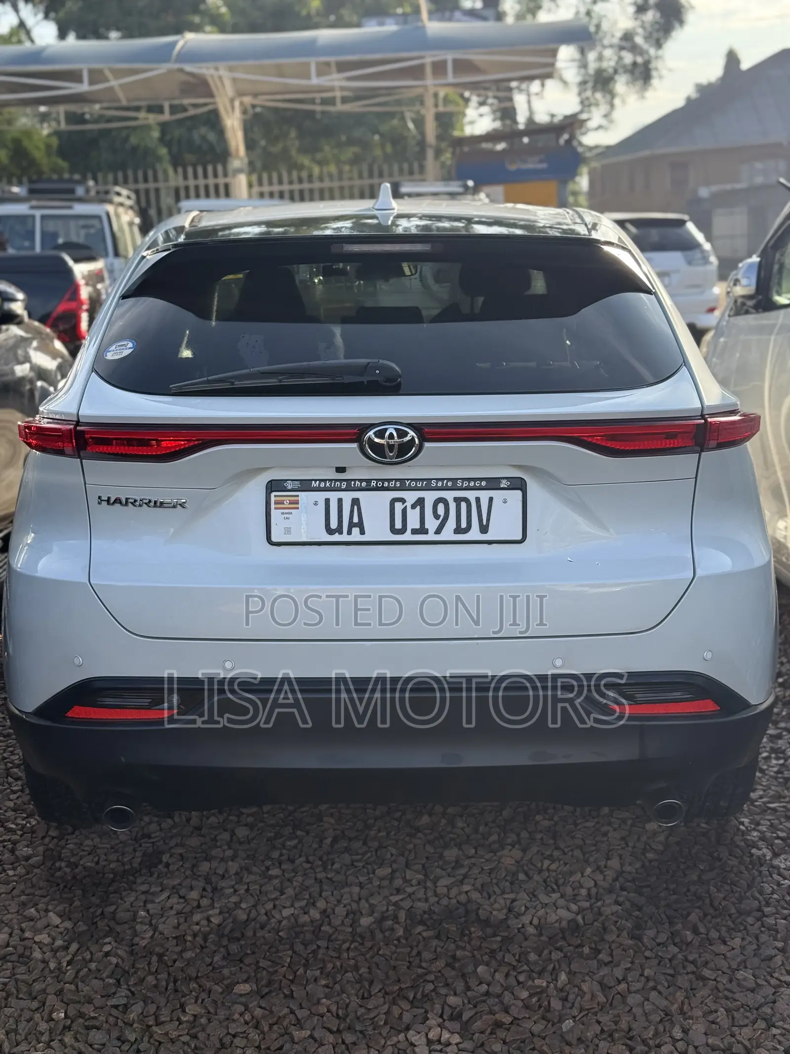 Toyota Harrier 2.0 4WD 2020 White