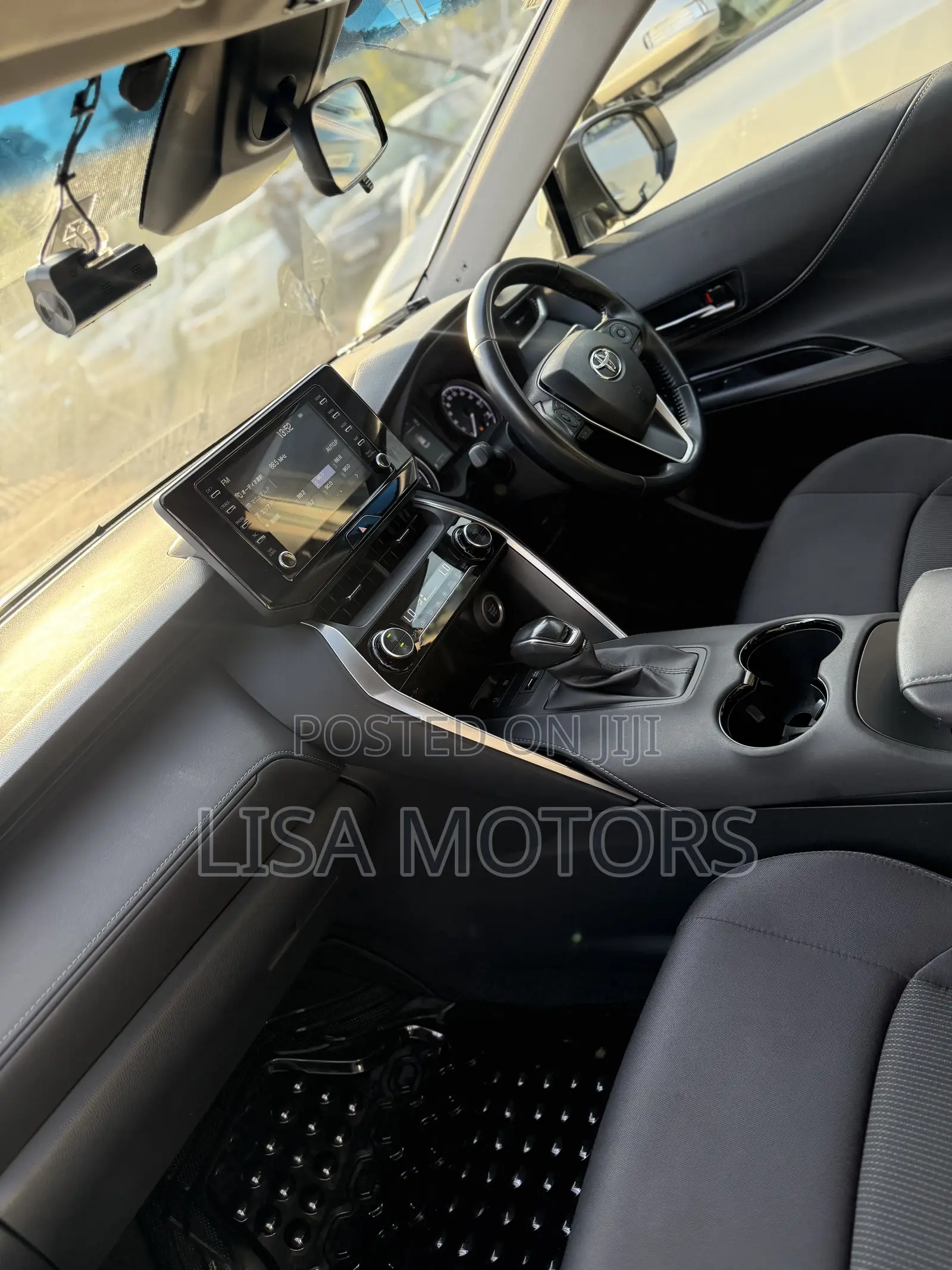 Toyota Harrier 2.0 4WD 2020 White