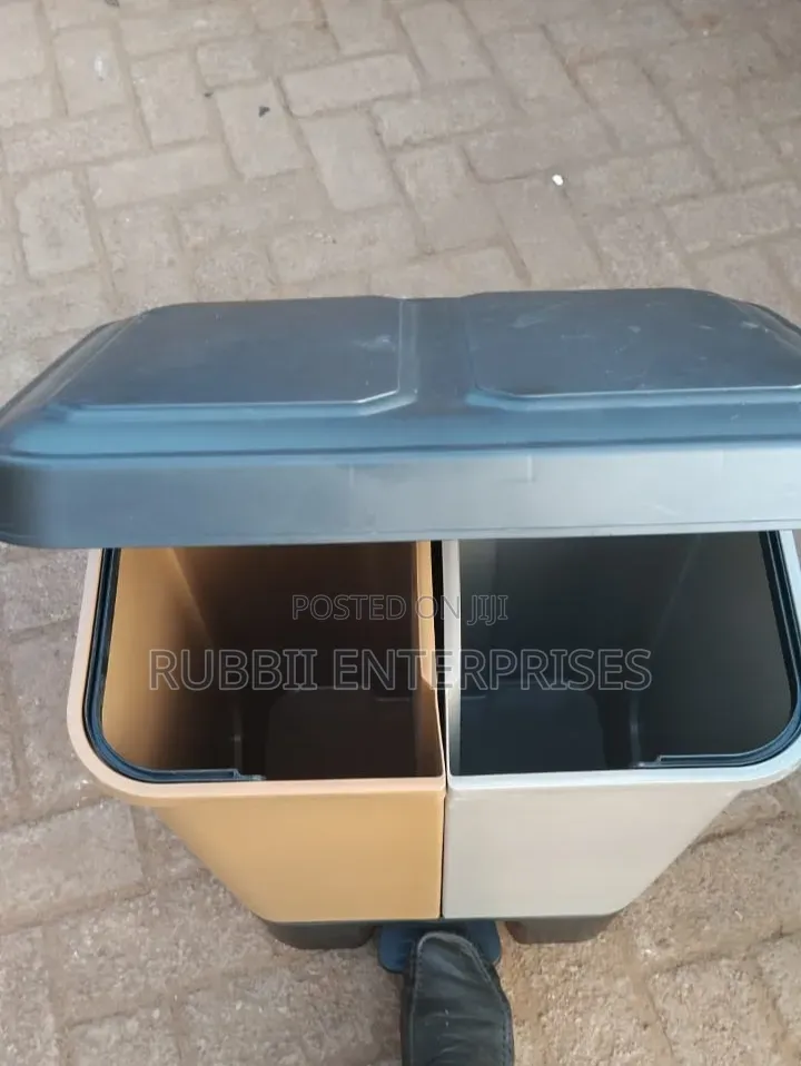 Plastic Dual-Compartment Pedal Recycling Bin