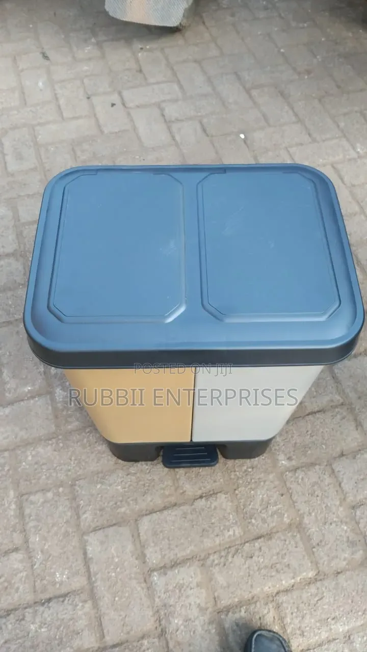 Plastic Dual-Compartment Pedal Recycling Bin
